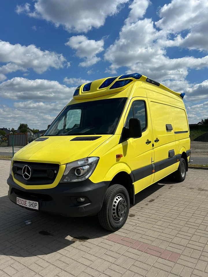 Mercedes-Benz Sprinter 519 CDI 4X4 **Ambulace** - Furgoneta de pasajeros: foto 2 Mercedes-Benz Sprinter 519 CDI 4X4 **Ambulace** - Furgoneta de pasajeros: foto 2