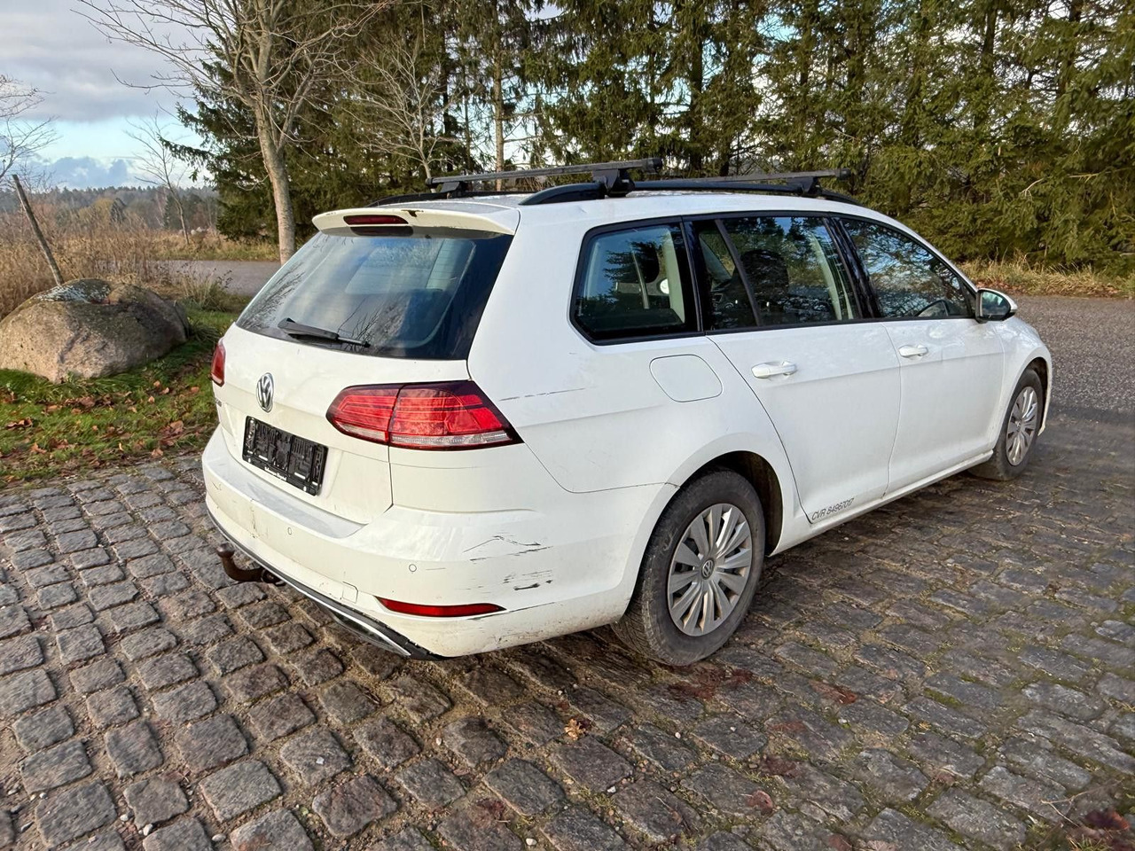 Volkswagen Golf VII 1.6 TDI Comfortline *LKW zull. 2sitze - Coche familiar: foto 5 Volkswagen Golf VII 1.6 TDI Comfortline *LKW zull. 2sitze - Coche familiar: foto 5