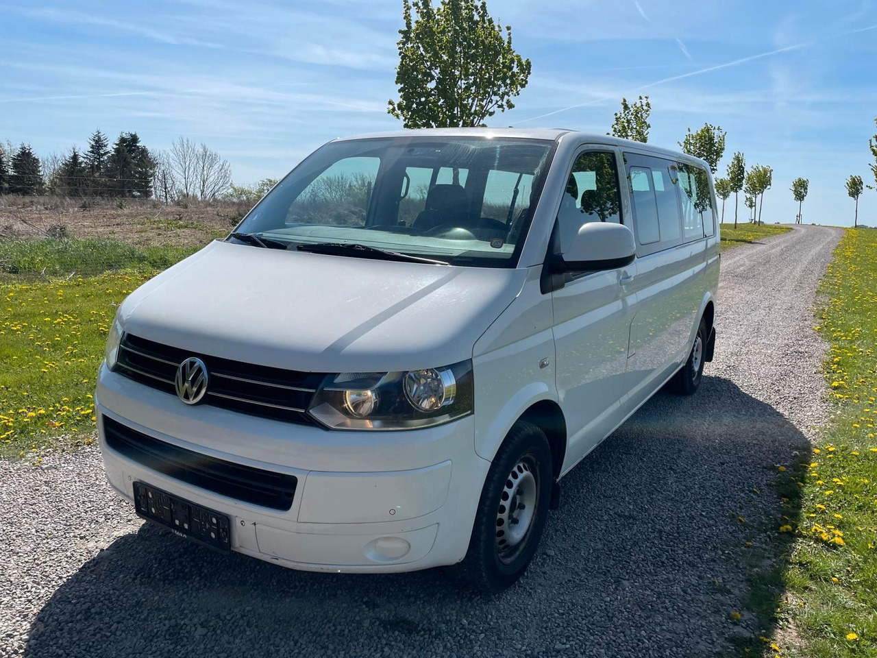 Volkswagen T5 Caravelle 2.0 TDI DSG Comfortline Lang - Furgoneta de pasajeros: foto 1 Volkswagen T5 Caravelle 2.0 TDI DSG Comfortline Lang - Furgoneta de pasajeros: foto 1