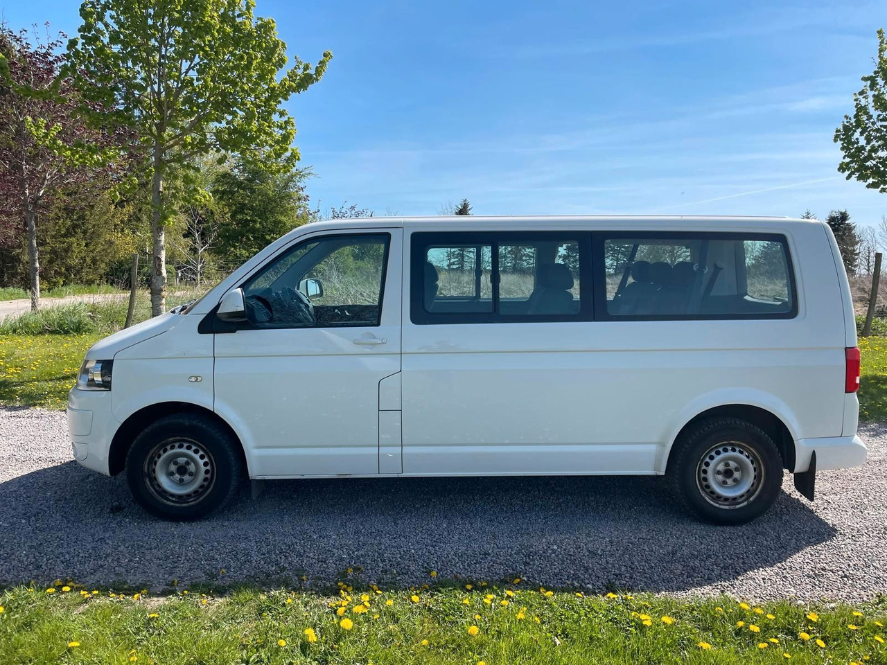 Volkswagen T5 Caravelle 2.0 TDI DSG Comfortline Lang - Furgoneta de pasajeros: foto 2 Volkswagen T5 Caravelle 2.0 TDI DSG Comfortline Lang - Furgoneta de pasajeros: foto 2