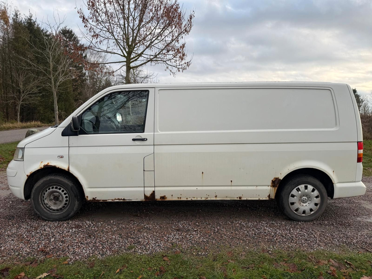 Volkswagen T5 Transporter Kasten-Kombi Kasten Long - Furgoneta pequeña: foto 2 Volkswagen T5 Transporter Kasten-Kombi Kasten Long - Furgoneta pequeña: foto 2