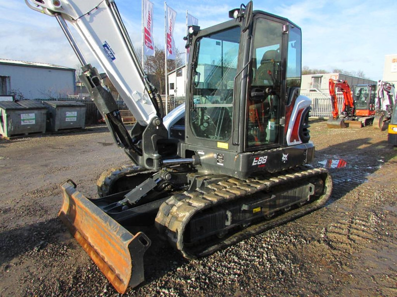 Bobcat E 88 R2 Minibagger 72.500 EUR - Miniexcavadora: foto 2 Bobcat E 88 R2 Minibagger 72.500 EUR - Miniexcavadora: foto 2