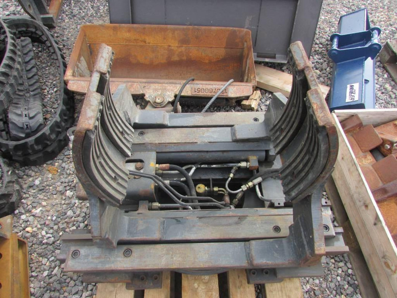 Bolzoni Fassgreifer - Pinza de manipulación para Equipo de manutención: foto 2 Bolzoni Fassgreifer - Pinza de manipulación para Equipo de manutención: foto 2