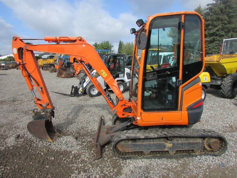 Kubota U 27-4 Minibagger 20.000 EUR - Miniexcavadora: foto 2 Kubota U 27-4 Minibagger 20.000 EUR - Miniexcavadora: foto 2