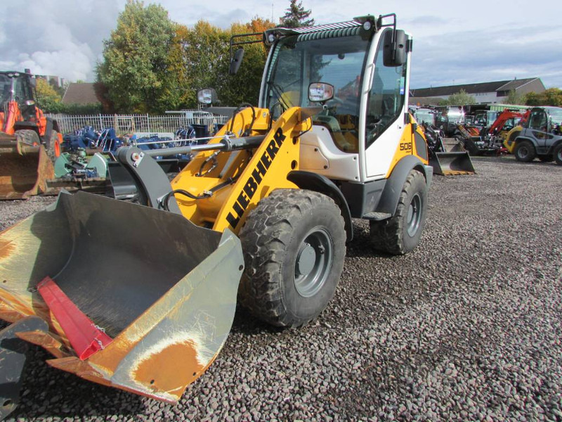 Liebherr L 506 Compact Radlader 46.500 EUR netto L506C - Cargadora de ruedas: foto 4 Liebherr L 506 Compact Radlader 46.500 EUR netto L506C - Cargadora de ruedas: foto 4