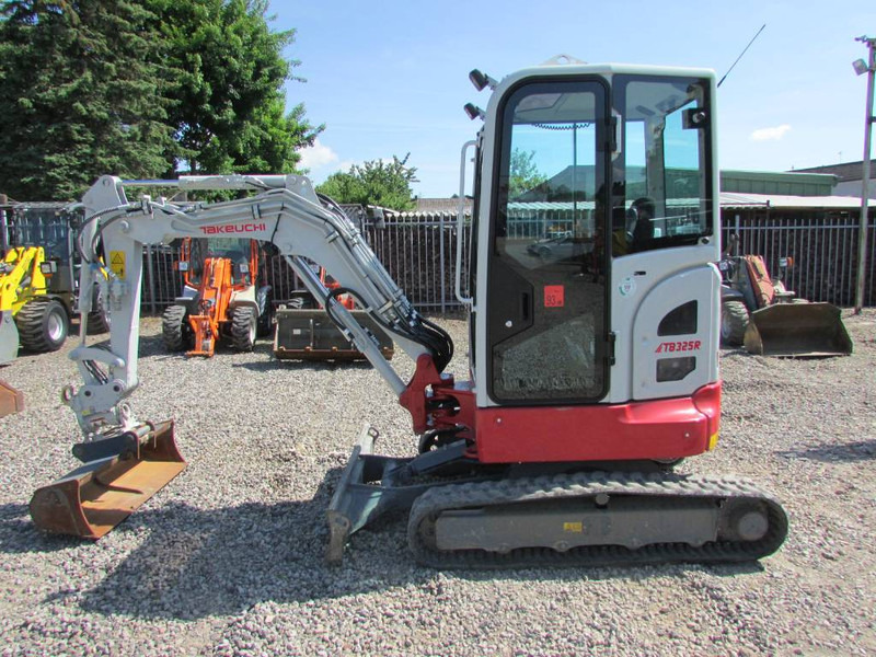 Takeuchi TB 325 R Minibagger 34.500 EUR - Miniexcavadora: foto 1 Takeuchi TB 325 R Minibagger 34.500 EUR - Miniexcavadora: foto 1