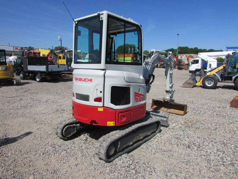 Takeuchi TB 325 R Minibagger 34.500 EUR - Miniexcavadora: foto 5 Takeuchi TB 325 R Minibagger 34.500 EUR - Miniexcavadora: foto 5