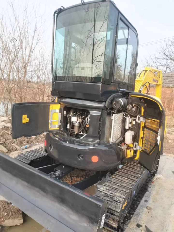 KOMATSU PC 35 MR - Excavadora de cadenas: foto 4 KOMATSU PC 35 MR - Excavadora de cadenas: foto 4