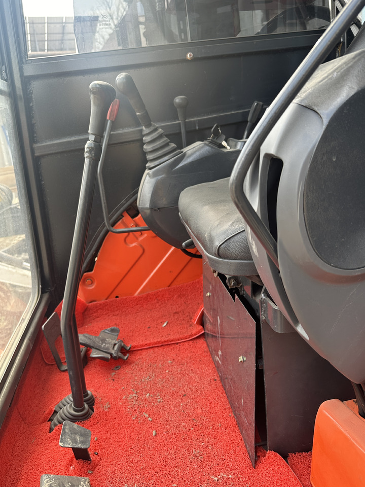 Miniexcavadora KUBOTA U-20: foto 7