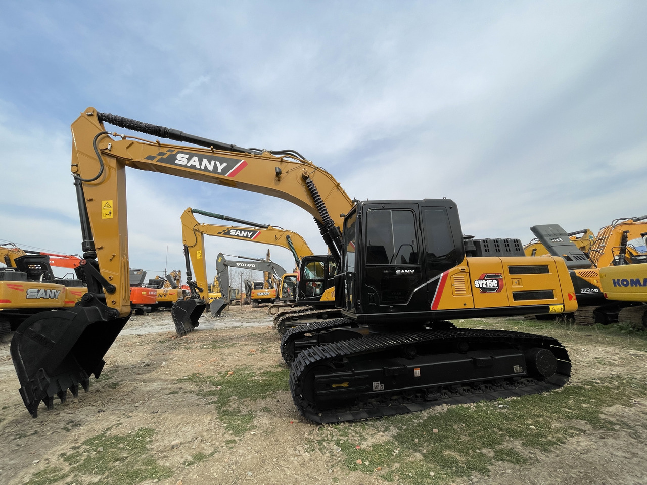 SANY SY215C - Excavadora de cadenas: foto 2 SANY SY215C - Excavadora de cadenas: foto 2