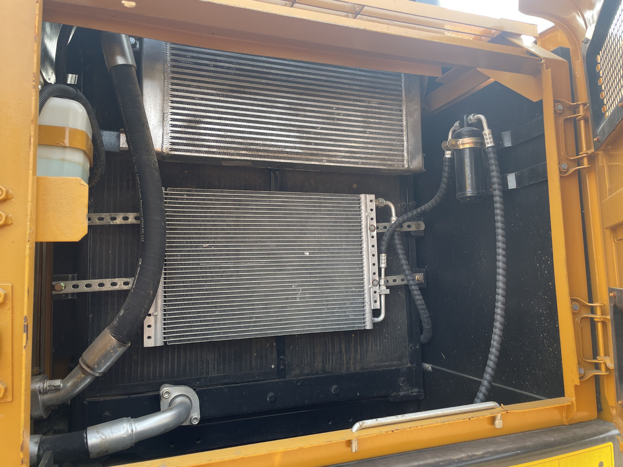 Excavadora de cadenas SANY SY235C: foto 9