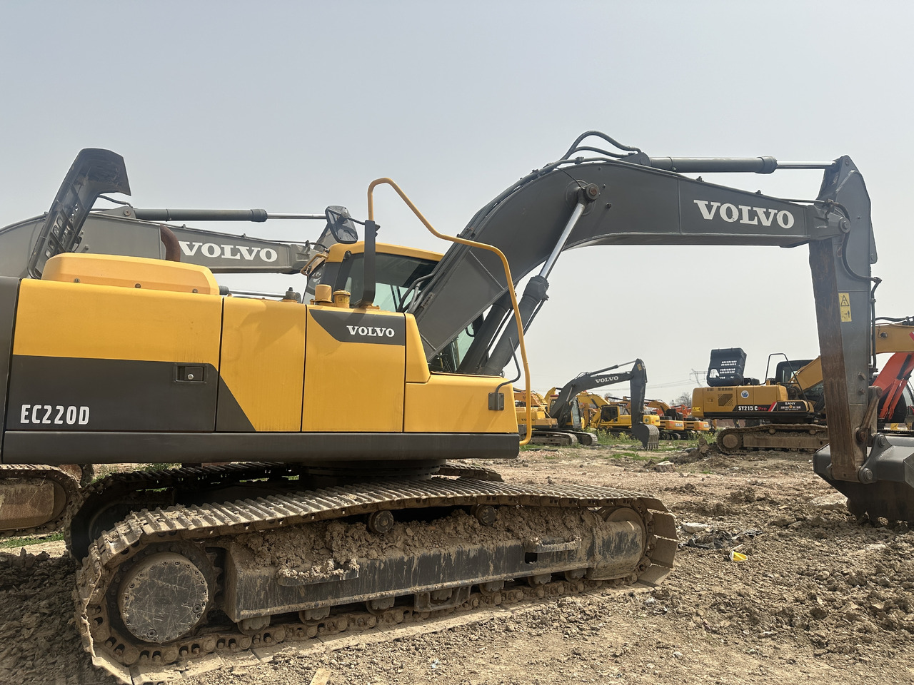 VOLVO EC220D - Excavadora de cadenas: foto 3 VOLVO EC220D - Excavadora de cadenas: foto 3