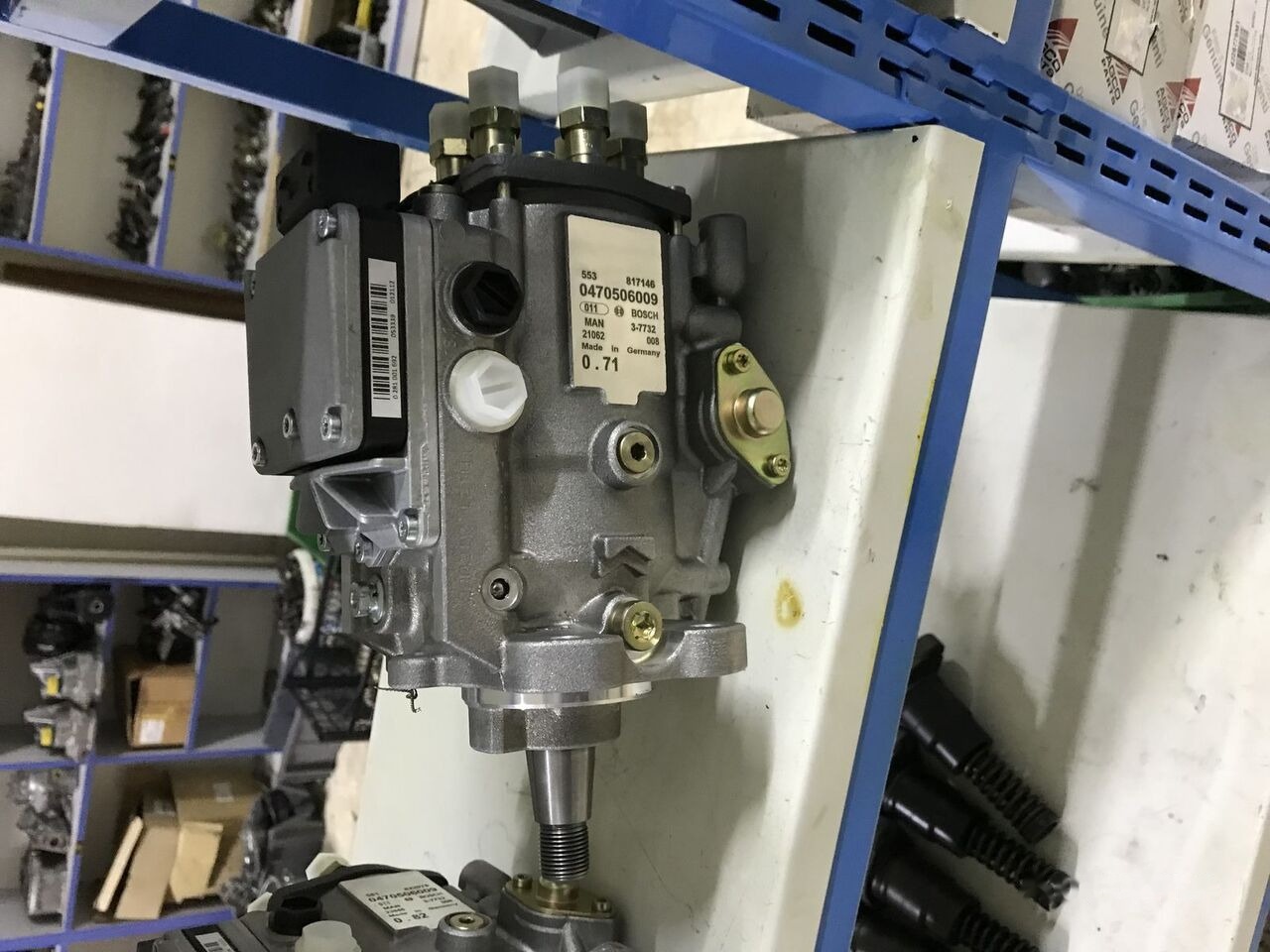 Bosch 2018 51111037590 MAN Hİ-EX - Bomba de combustible para Camión: foto 1 Bosch 2018 51111037590 MAN Hİ-EX - Bomba de combustible para Camión: foto 1