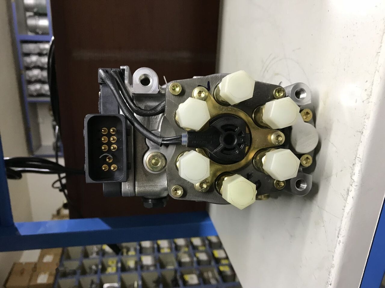 Bosch 2018 51965010612 MAN - Bomba de combustible para Camión: foto 2 Bosch 2018 51965010612 MAN - Bomba de combustible para Camión: foto 2