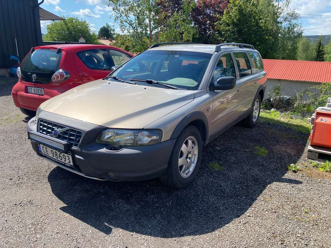 2001 Volvo XC70 EU-GODKJENT (rep.-objekt) - Coche: foto 1 2001 Volvo XC70 EU-GODKJENT (rep.-objekt) - Coche: foto 1