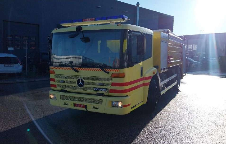 2005 Mercedes-Benz Econic 1833L / 2,50m høyde / Water tanker / Firetruck - Camión de bomberos: foto 3 2005 Mercedes-Benz Econic 1833L / 2,50m høyde / Water tanker / Firetruck - Camión de bomberos: foto 3
