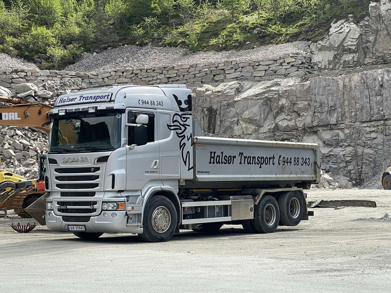 2012 Scania R 560 LB6X2HNB - Camión multibasculante: foto 1 2012 Scania R 560 LB6X2HNB - Camión multibasculante: foto 1