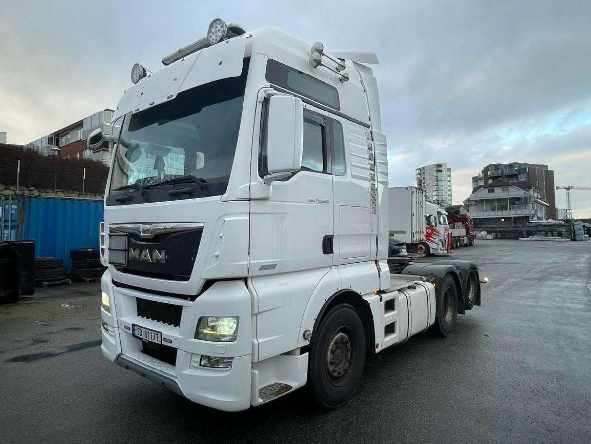2016 MAN TGX 28.560 - Cabeza tractora: foto 2 2016 MAN TGX 28.560 - Cabeza tractora: foto 2