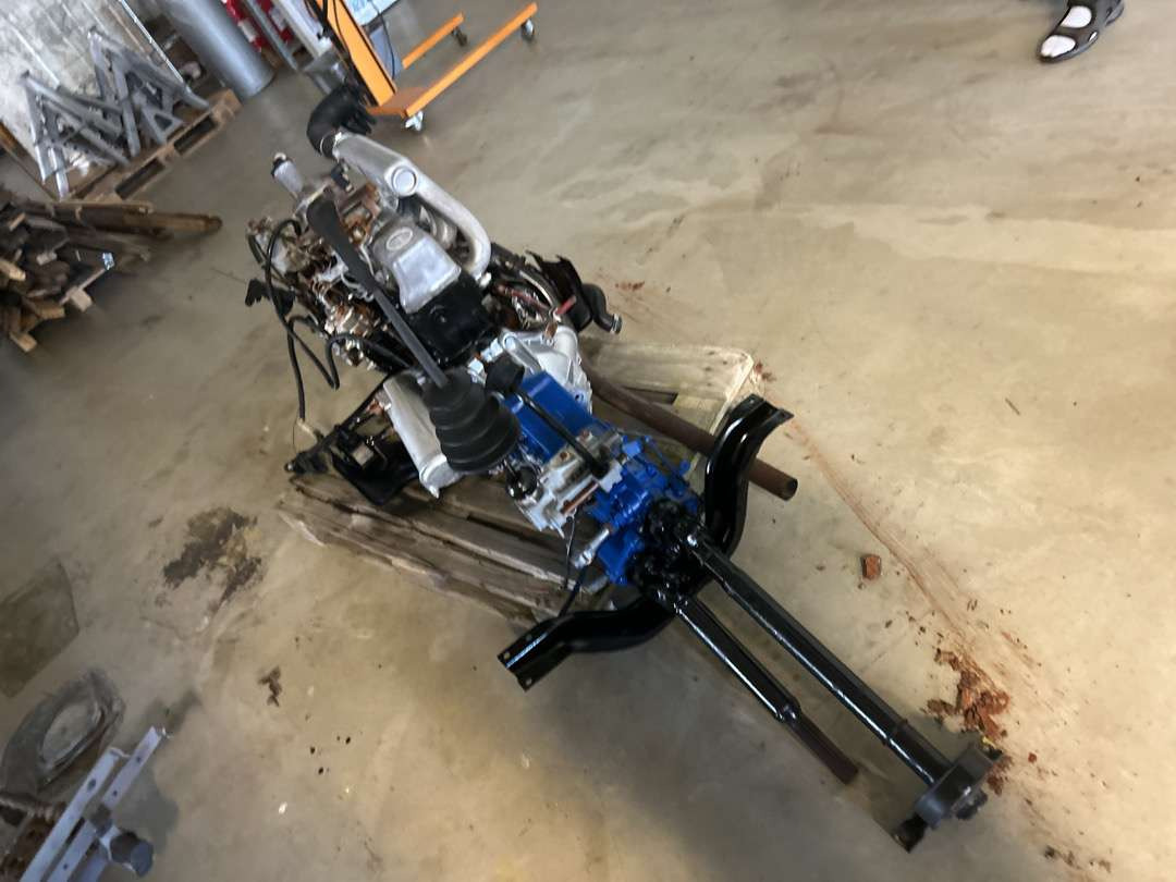 Mercedes motor 5 sylinder med girkasse med kraft utak - Herramienta/ Equipo: foto 2 Mercedes motor 5 sylinder med girkasse med kraft utak - Herramienta/ Equipo: foto 2