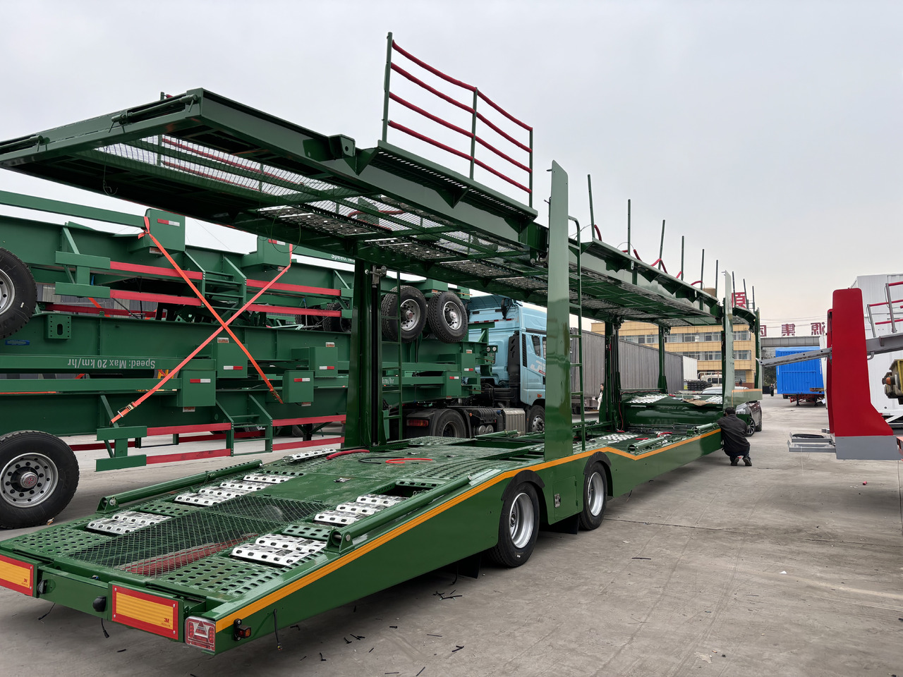 - Semirremolque portavehículos: foto 1 - Semirremolque portavehículos: foto 1