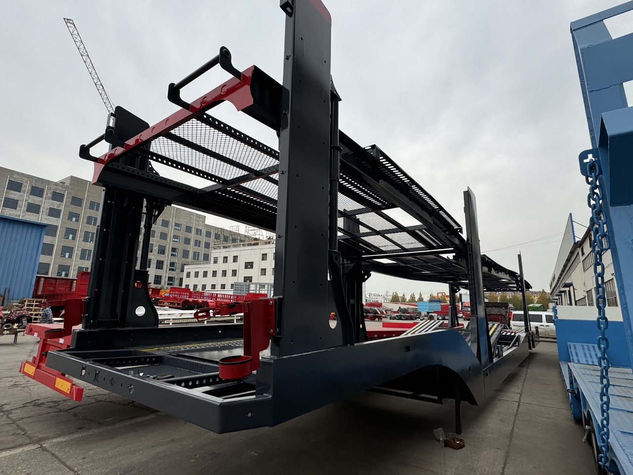 - Semirremolque portavehículos: foto 2 - Semirremolque portavehículos: foto 2