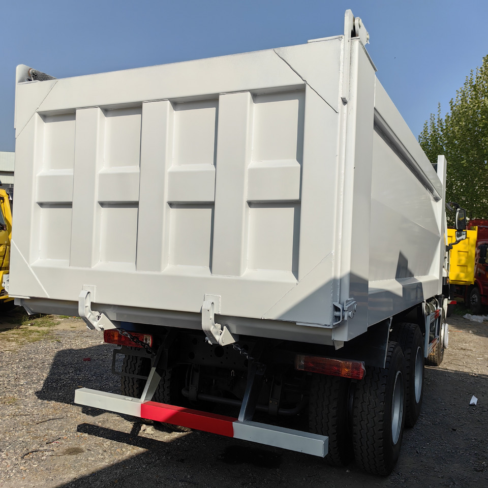 SINOTRUCK HOWO - Camión volquete: foto 4 SINOTRUCK HOWO - Camión volquete: foto 4