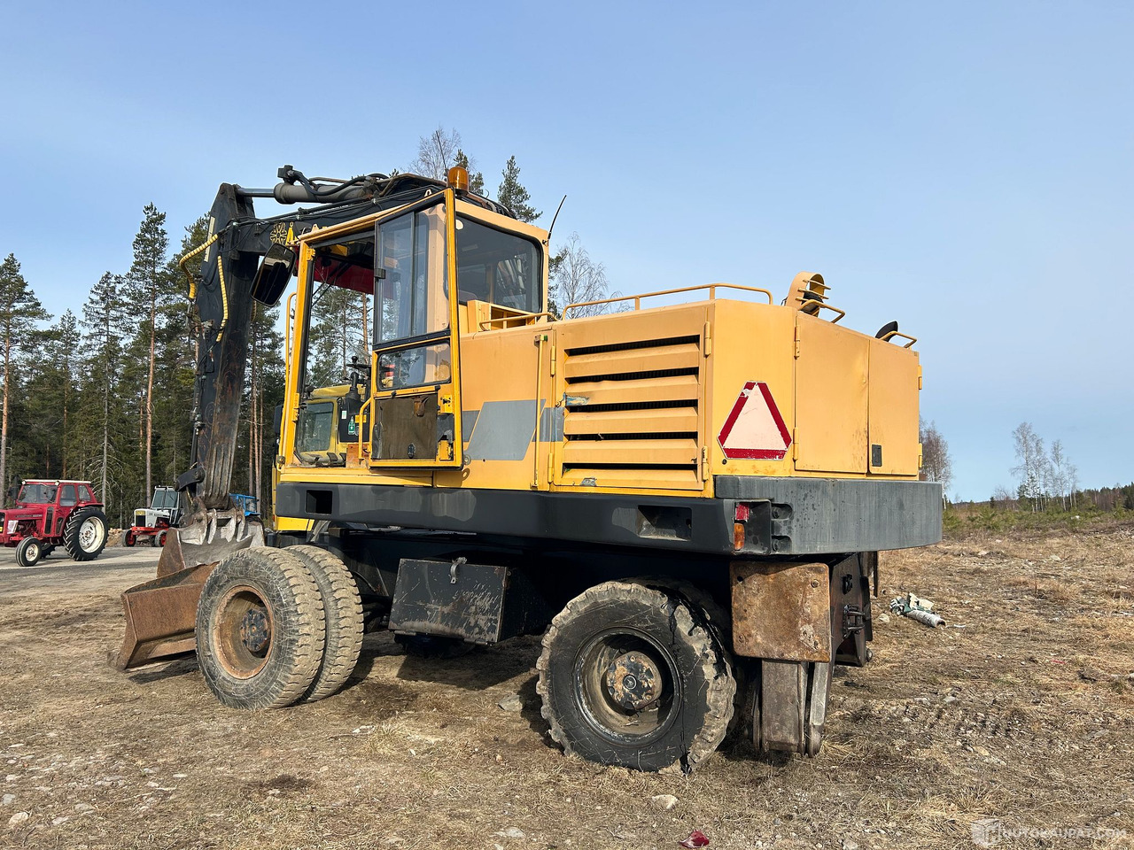 Åkerman H7 MC Pyörällustainen kaivinkone etupuskulevyllä, 1991, Kruunupyy - Excavadora de ruedas: foto 2 Åkerman H7 MC Pyörällustainen kaivinkone etupuskulevyllä, 1991, Kruunupyy - Excavadora de ruedas: foto 2
