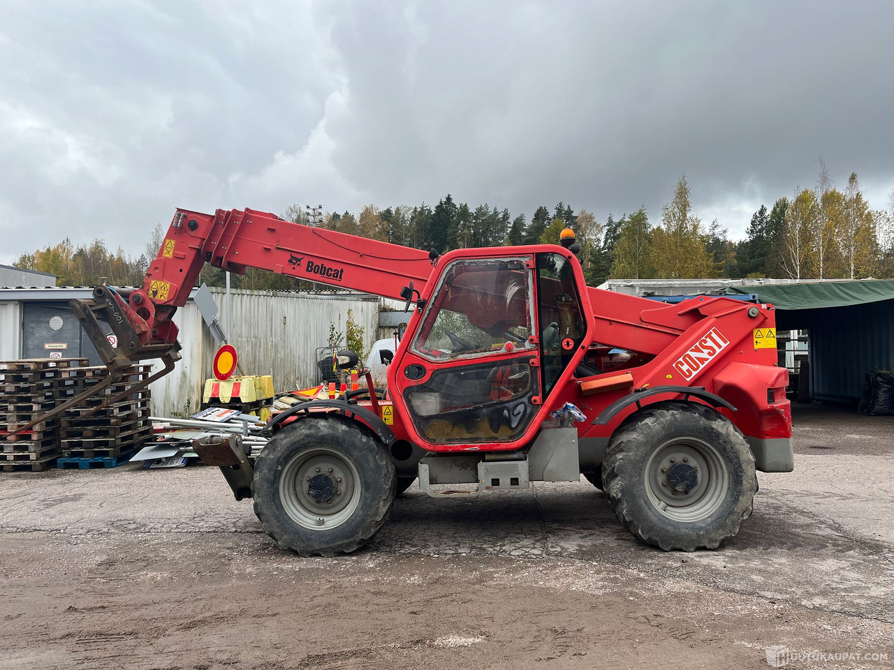 Bobcat T40170, Kurottaja korjattavaksi, 2011, Vantaa - Manipulador telescópico: foto 2 Bobcat T40170, Kurottaja korjattavaksi, 2011, Vantaa - Manipulador telescópico: foto 2