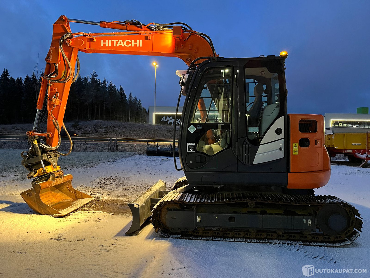 Hitachi ZX85US-5, vm. 2014, 3 kauhaa, Pirkkala - Miniexcavadora: foto 2 Hitachi ZX85US-5, vm. 2014, 3 kauhaa, Pirkkala - Miniexcavadora: foto 2