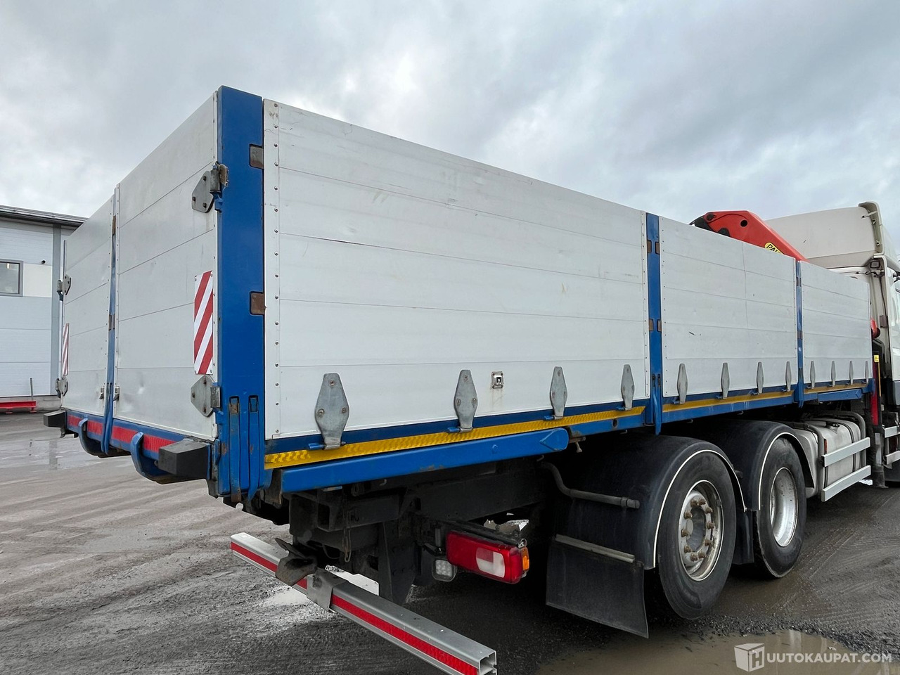 Jalkalava/vaihtolava + Palfinger PK 17000, Kangasala - Carrocería abierta: foto 1 Jalkalava/vaihtolava + Palfinger PK 17000, Kangasala - Carrocería abierta: foto 1