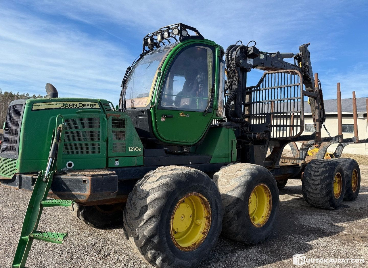 John Deere 1210E, harvester/forwarder, 28,430 h, Lahti - Autocargador: foto 2 John Deere 1210E, harvester/forwarder, 28,430 h, Lahti - Autocargador: foto 2