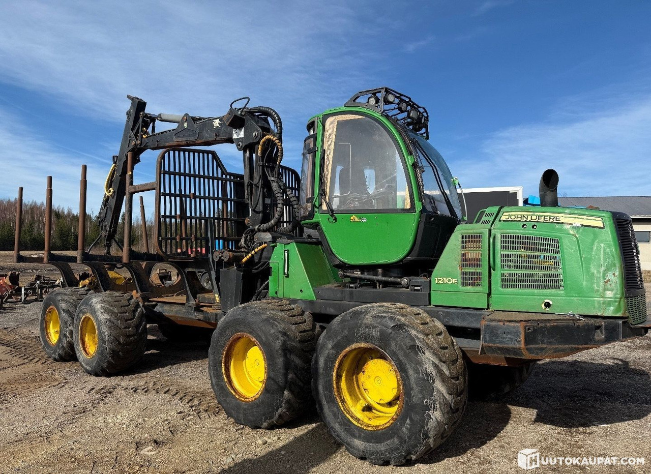 John Deere 1210E, harvester/forwarder, 28,430 h, Lahti - Autocargador: foto 1 John Deere 1210E, harvester/forwarder, 28,430 h, Lahti - Autocargador: foto 1