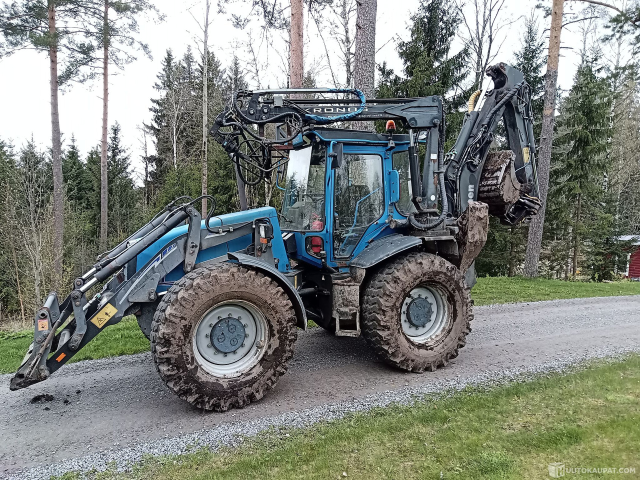 Lännen 860c Pylväsnosturilla, 2005, Hämeenlinna - Retroexcavadora: foto 1 Lännen 860c Pylväsnosturilla, 2005, Hämeenlinna - Retroexcavadora: foto 1