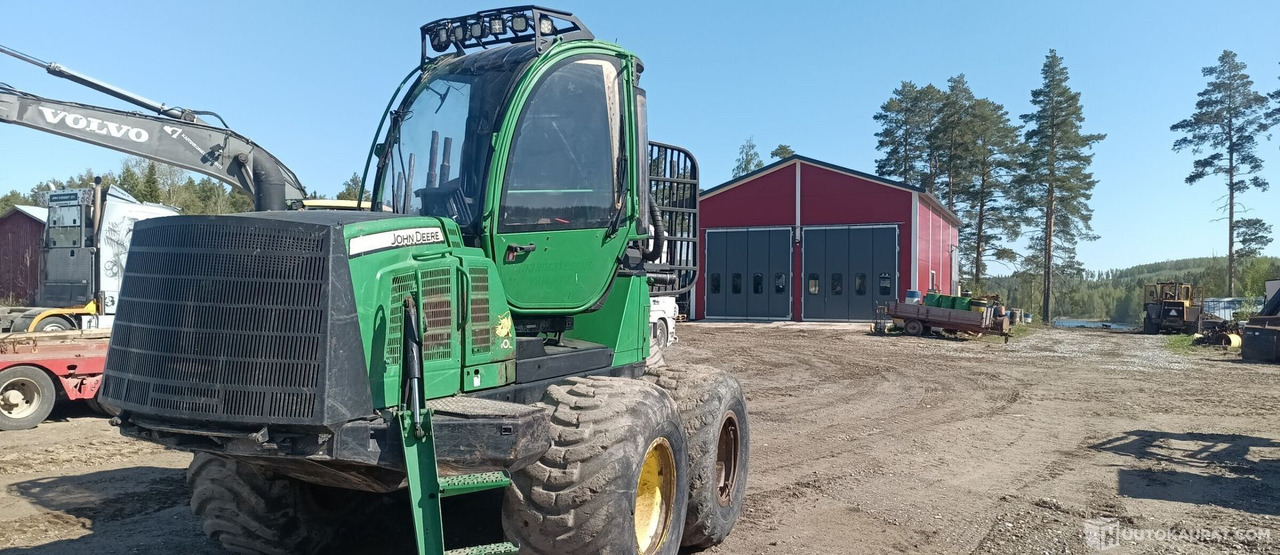 John Deere 1110E, 2013, Diesel, 25 000 h Kuorma traktori / Ajokone, Leppävirta - Maquinaria forestal: foto 3 John Deere 1110E, 2013, Diesel, 25 000 h Kuorma traktori / Ajokone, Leppävirta - Maquinaria forestal: foto 3