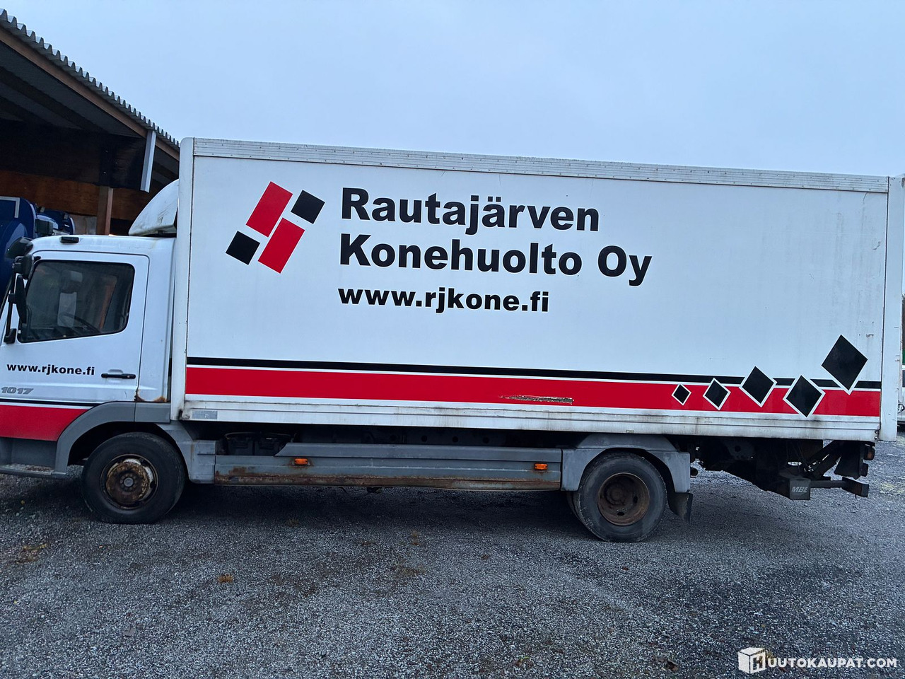 Mercedes-Benz 1017 box-body truck, Tampere - Camión caja cerrada: foto 5 Mercedes-Benz 1017 box-body truck, Tampere - Camión caja cerrada: foto 5