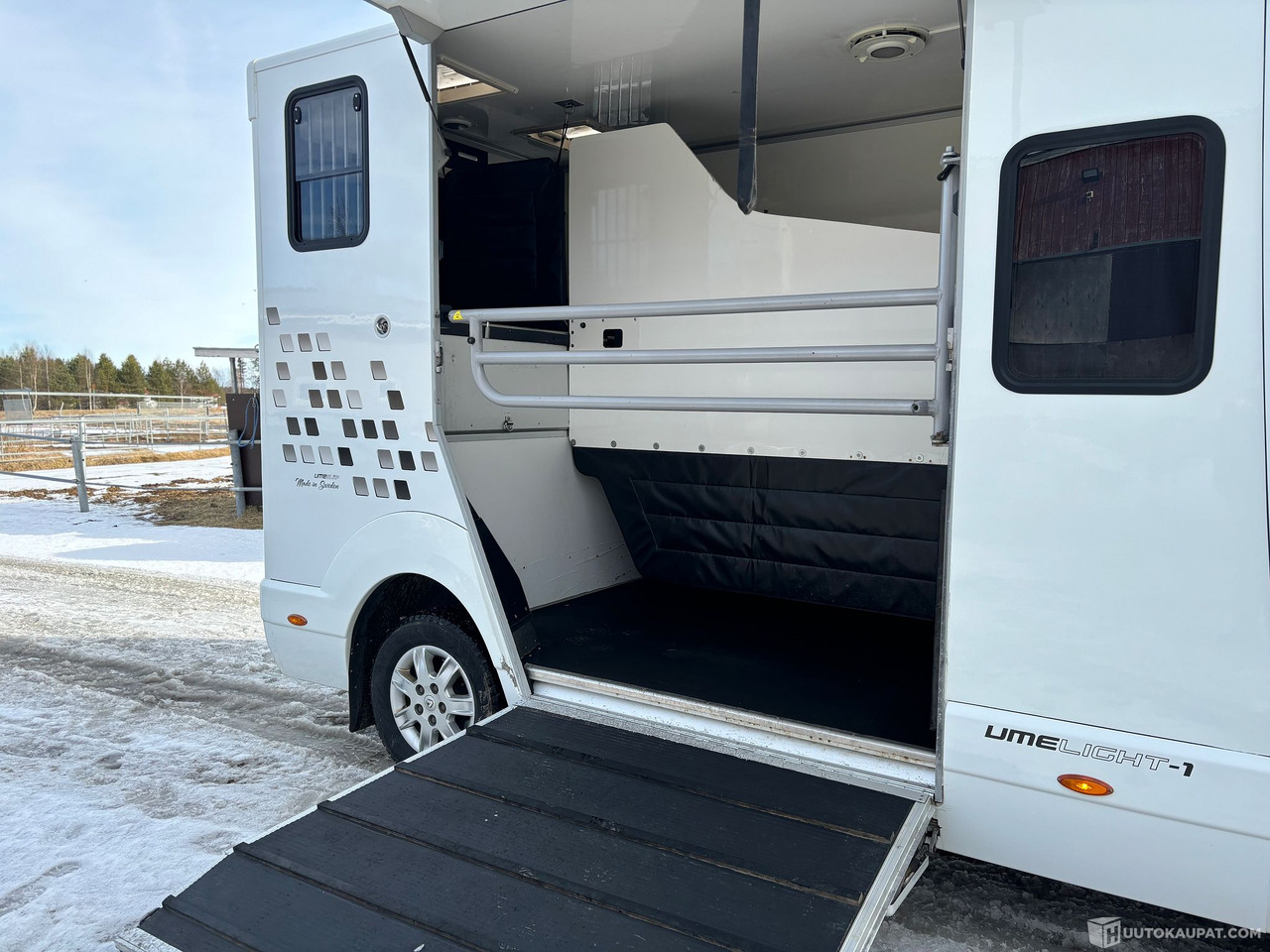 Renault Master Umesläp Hevoskuljetusauto, 2018, Ylivieska - Autocaravana perfilada: foto 4 Renault Master Umesläp Hevoskuljetusauto, 2018, Ylivieska - Autocaravana perfilada: foto 4