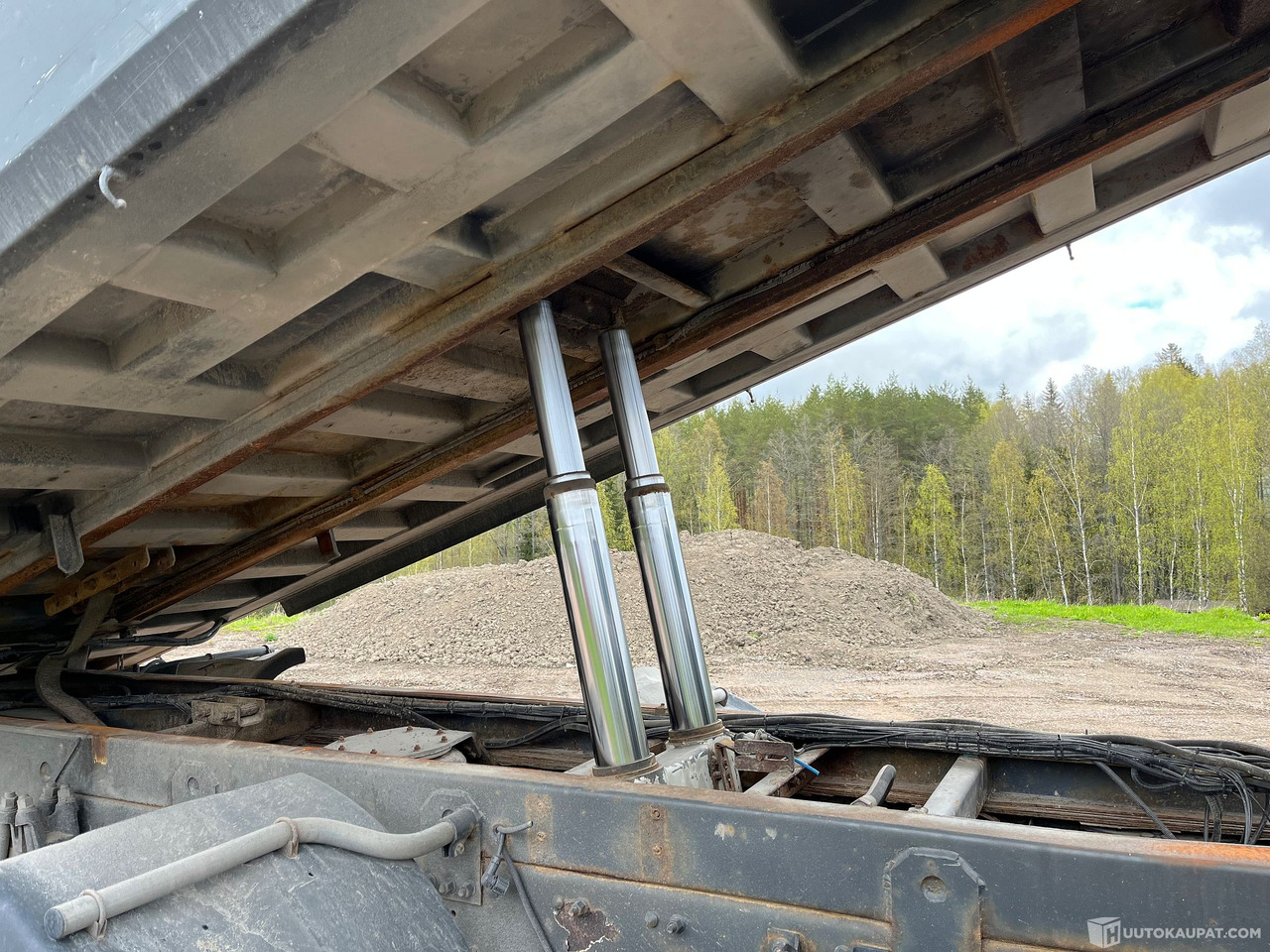 Camión volquete Volvo FM12, maansiirtokuorma-auto kipillä, 8X4, 2005, Vihti: foto 15