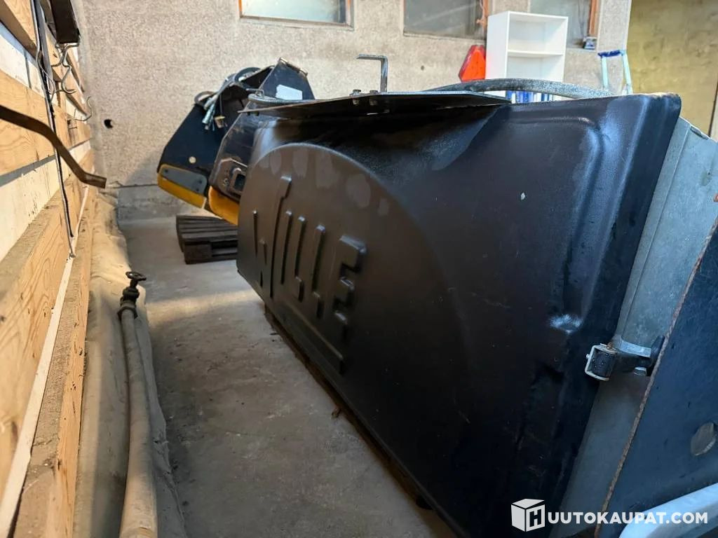 Wille Optim 550 sand spreader, 2017, Lohja - Esparcidor de sal: foto 2 Wille Optim 550 sand spreader, 2017, Lohja - Esparcidor de sal: foto 2