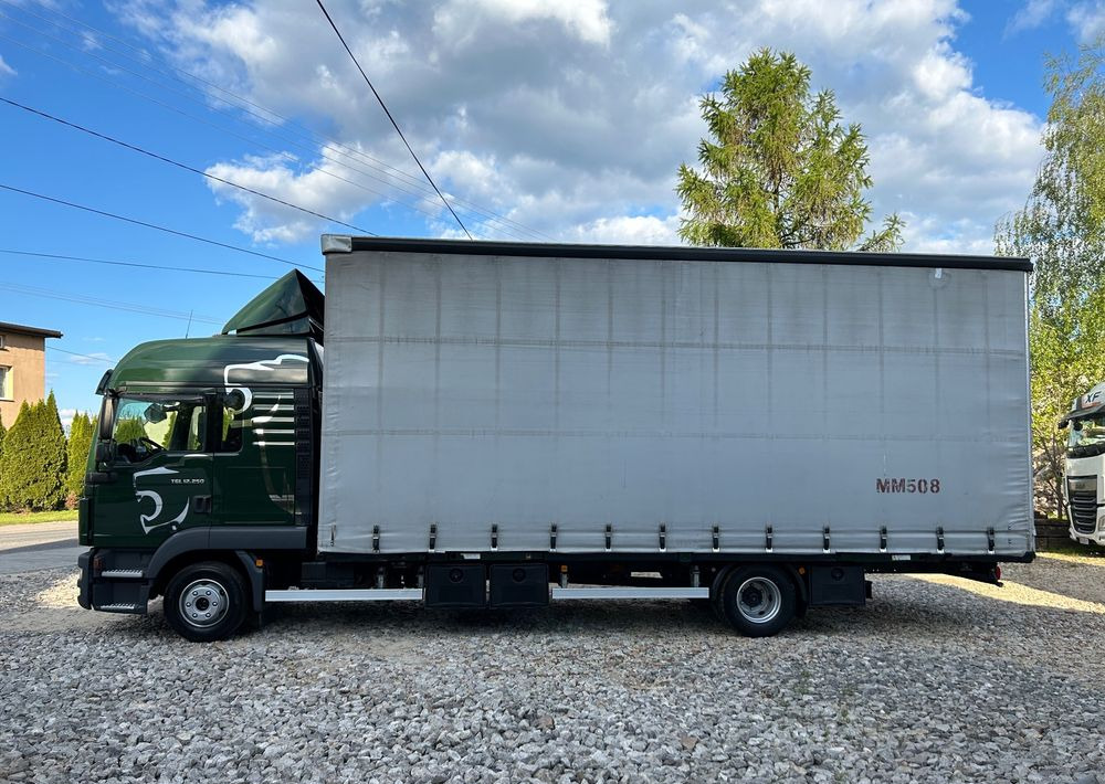 MAN TGL 12.250 GLOB UNIKAT z Niemiec BDF firanka / AUTOMAT HAK / EURO 6 / BDF 7.40 wysoki / MICHELIN 80% - Camión lona: foto 4 MAN TGL 12.250 GLOB UNIKAT z Niemiec BDF firanka / AUTOMAT HAK / EURO 6 / BDF 7.40 wysoki / MICHELIN 80% - Camión lona: foto 4