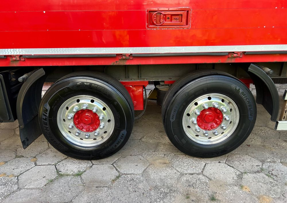 Schmitz Cargobull 7.7m OCYNK OSIE MERCEDES ALUFELGI KONTENER TANDEM NAPOJÓWKA OTWIERANY BOK DO NAPOJÓW STAN BDB - Semirremolque transporte de bebidas: foto 5 Schmitz Cargobull 7.7m OCYNK OSIE MERCEDES ALUFELGI KONTENER TANDEM NAPOJÓWKA OTWIERANY BOK DO NAPOJÓW STAN BDB - Semirremolque transporte de bebidas: foto 5