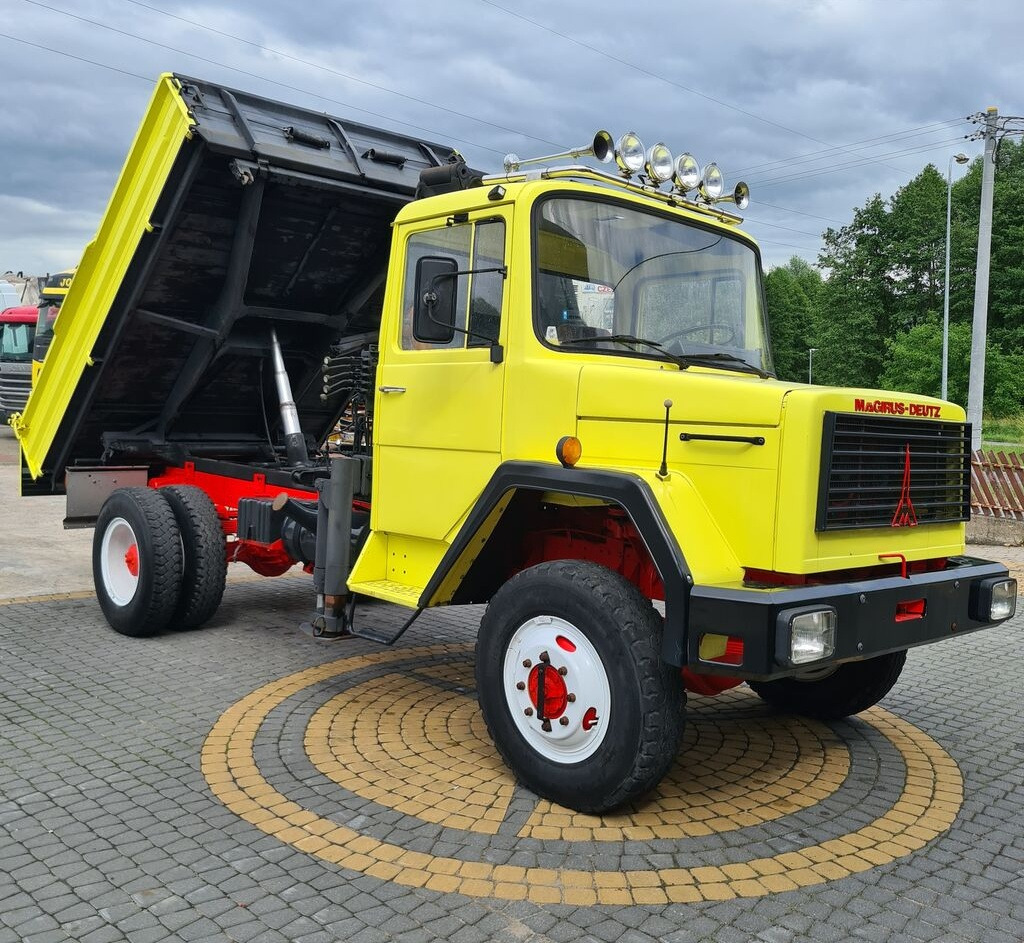 IVECO MAGIRUS STRALIS kiper 4x4 + HDS - Camión volquete, Camión grúa: foto 1 IVECO MAGIRUS STRALIS kiper 4x4 + HDS - Camión volquete, Camión grúa: foto 1