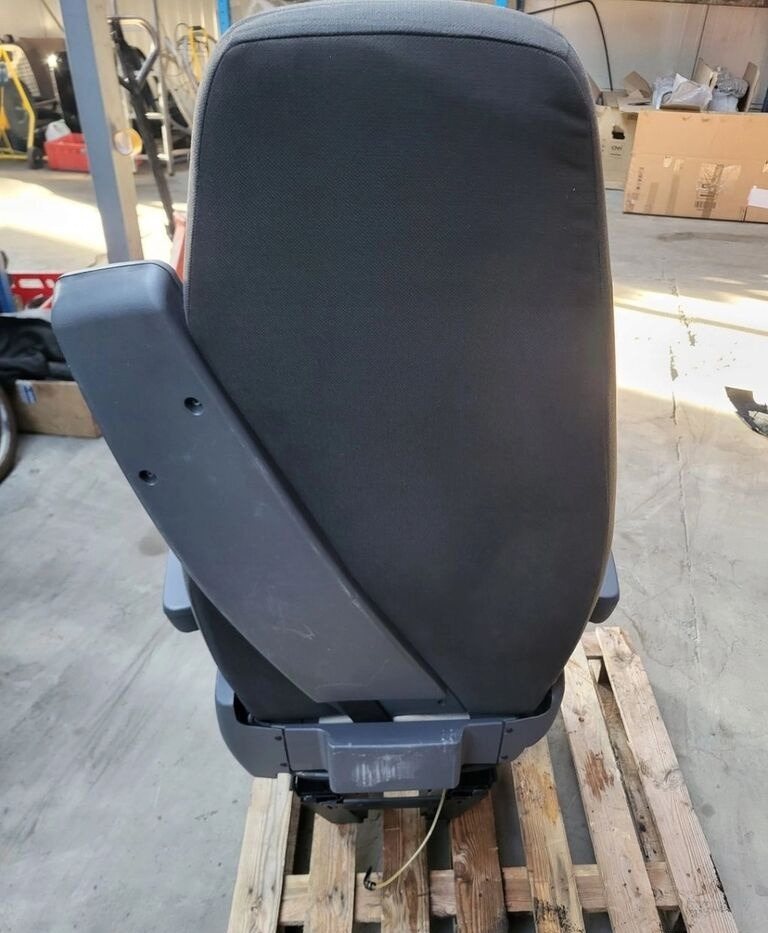 Scania R Euro 6 2189660 Scania R Euro 6 2189660 truck - Asiento para Camión: foto 4 Scania R Euro 6 2189660 Scania R Euro 6 2189660 truck - Asiento para Camión: foto 4
