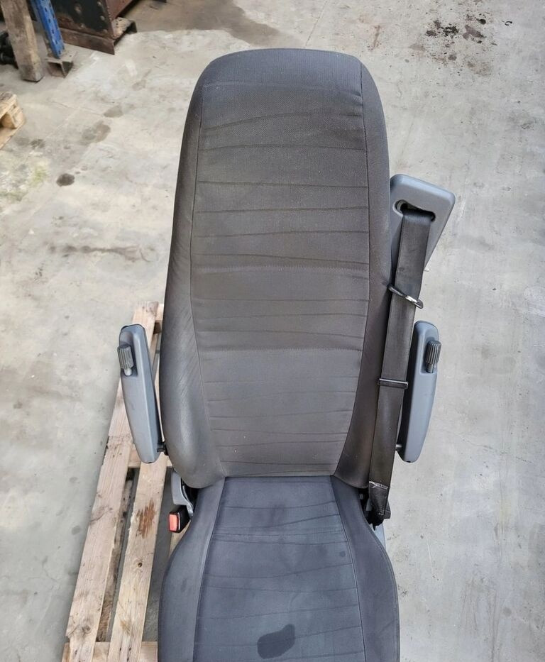Scania R Euro 6 2189660 Scania R Euro 6 2189660 truck - Asiento para Camión: foto 3 Scania R Euro 6 2189660 Scania R Euro 6 2189660 truck - Asiento para Camión: foto 3