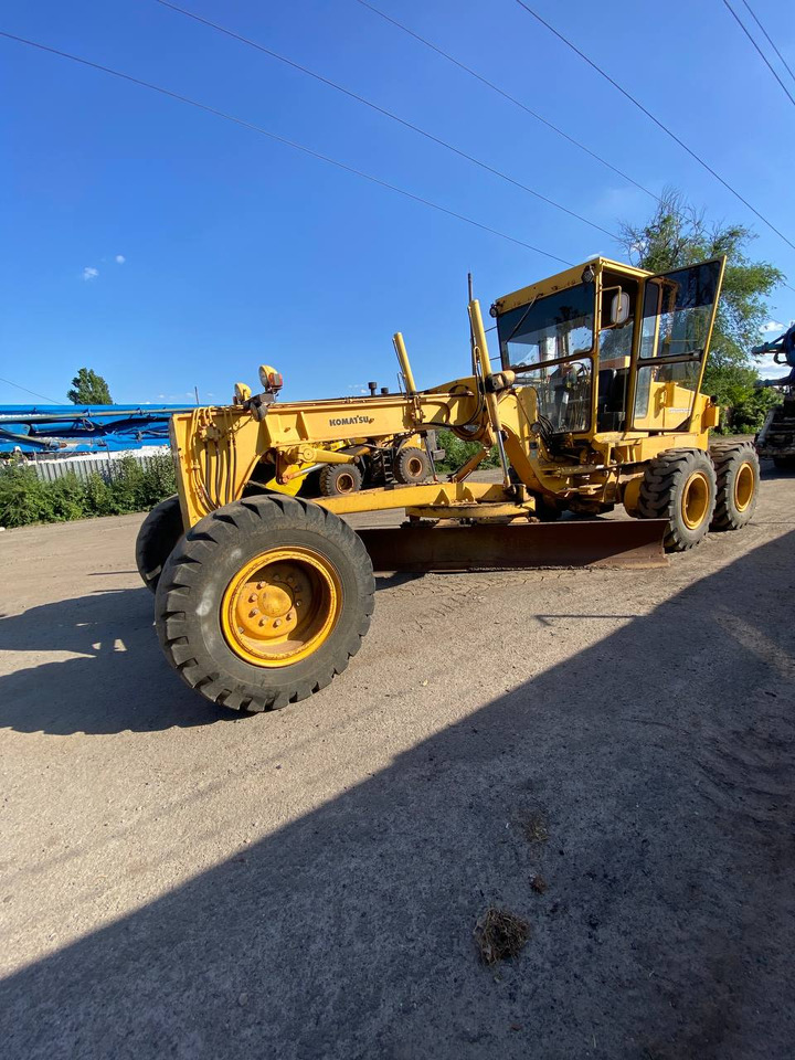 KOMATSU GD661А-1 - Grader: foto 1 KOMATSU GD661А-1 - Grader: foto 1