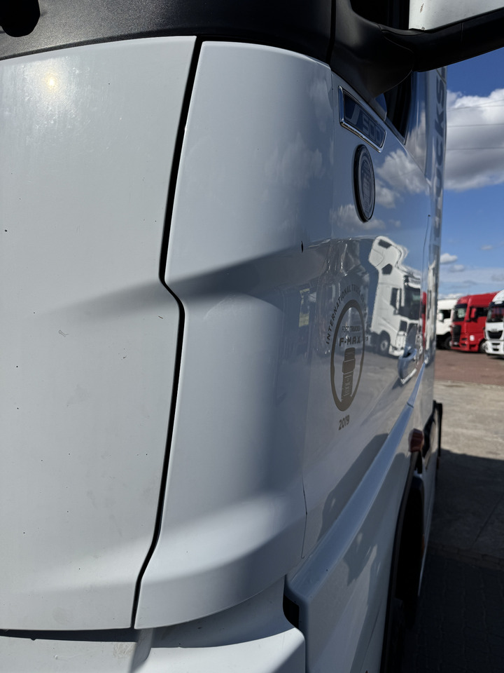 Ford F-Max - Esquina parachoques: foto 2 Ford F-Max - Esquina parachoques: foto 2