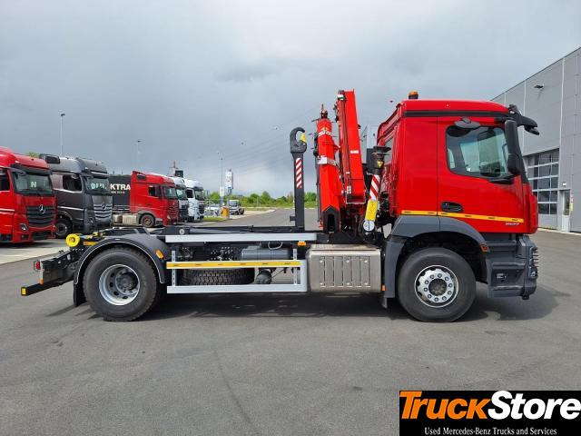 Mercedes-Benz Arocs 1827 L - Camión multibasculante, Camión grúa: foto 2 Mercedes-Benz Arocs 1827 L - Camión multibasculante, Camión grúa: foto 2