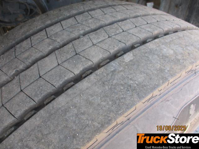 Mercedes-Benz Arocs 1846 LK - Camión portacontenedor de cadenas: foto 2 Mercedes-Benz Arocs 1846 LK - Camión portacontenedor de cadenas: foto 2