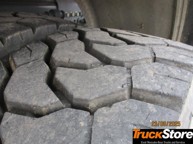 Mercedes-Benz Arocs 3351 K - Camión volquete: foto 5 Mercedes-Benz Arocs 3351 K - Camión volquete: foto 5