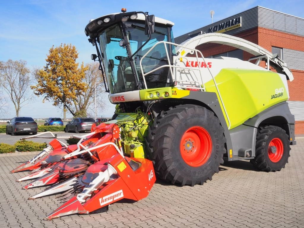 Claas Jaguar 840 4x4 + Kemper 445 - Cosechadora de forraje: foto 5 Claas Jaguar 840 4x4 + Kemper 445 - Cosechadora de forraje: foto 5