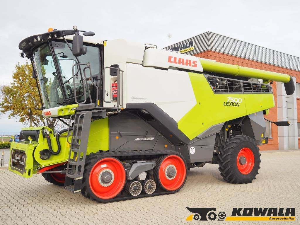 Claas Lexion 7500TT GPS + V930  - Cosechadora de granos: foto 1 Claas Lexion 7500TT GPS + V930  - Cosechadora de granos: foto 1